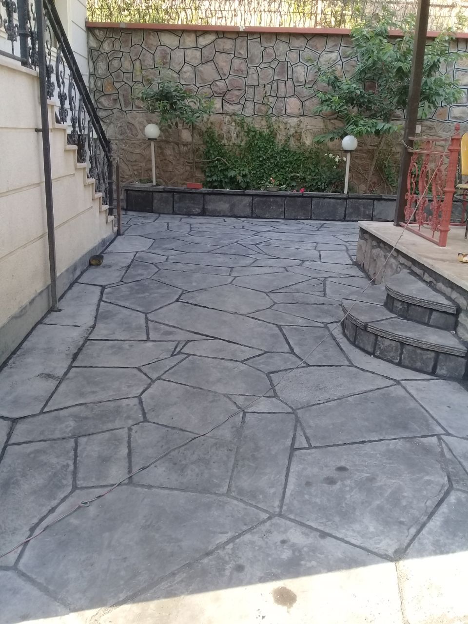 نحوه نصب سنگ لاشه روش های نصب سنگ لاشه آموزش نصب سنگ لاشه برای محوطه سازی و حیاط سازی ویلا و باغ و ساختمان است 